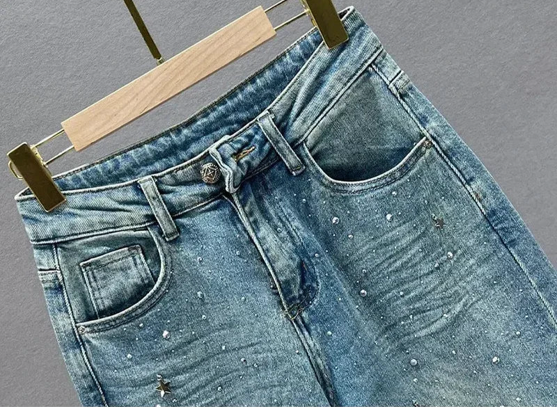 Jeans mit glitzernden Strass-Akzenten