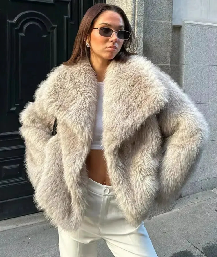 Kunstfelljacke mit weitem Schnitt & Gemütliches Fell