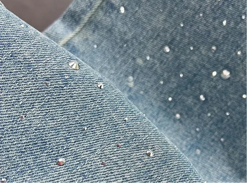 Jeans mit glitzernden Strass-Akzenten