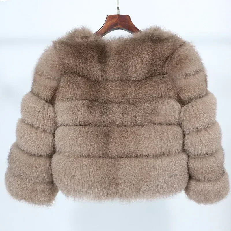 Extravagant & Opulent: Statement-Mantel aus luxuriösem Multi-Tone Fake Fur