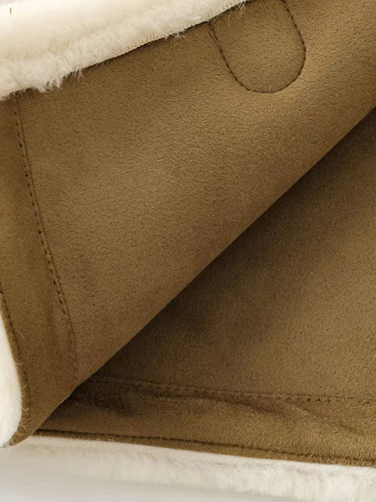 Kuschelige jacke mit Knebelverschlüssen – Cremefarben, Kurz geschnitten