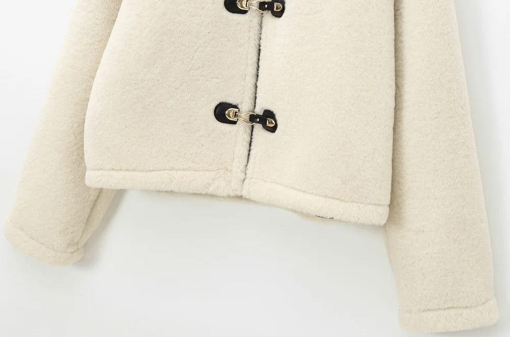 Kuschelige jacke mit Knebelverschlüssen – Cremefarben, Kurz geschnitten