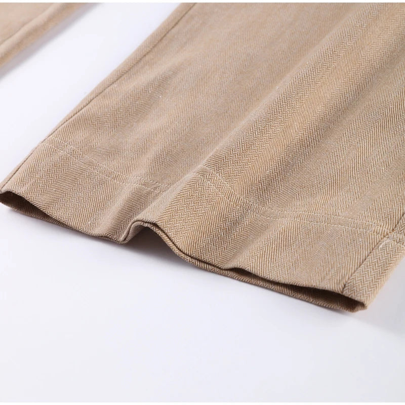 Chic & Crop: Business-Casual Leinen-Zweiteiler in Natur-Beige