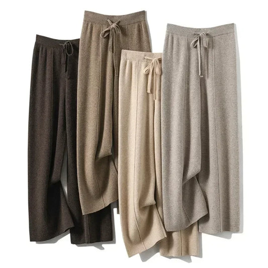 Kaschmir-Komfort: Luxuriöse Wide-Leg Strickhose für stilvolles Lounging