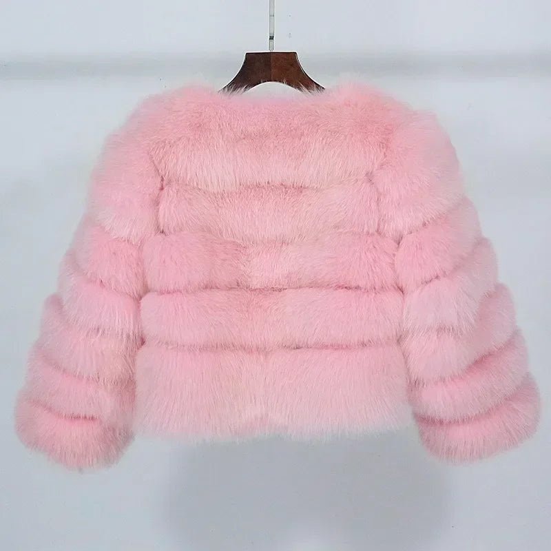 Extravagant & Opulent: Statement-Mantel aus luxuriösem Multi-Tone Fake Fur