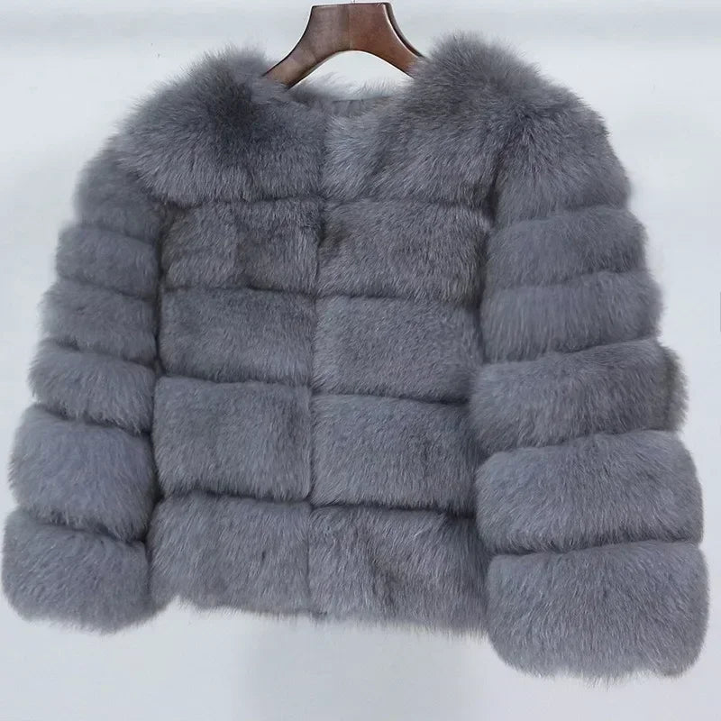 Extravagant & Opulent: Statement-Mantel aus luxuriösem Multi-Tone Fake Fur