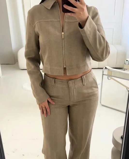 Chic & Crop: Business-Casual Leinen-Zweiteiler in Natur-Beige