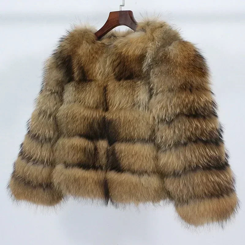 Extravagant & Opulent: Statement-Mantel aus luxuriösem Multi-Tone Fake Fur