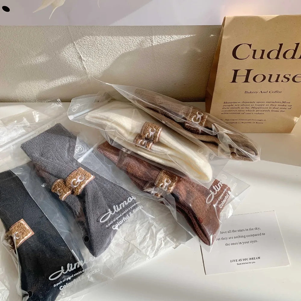 Cozy Comfort: Die Must-Have UG* Crew Socken für entspannte Tage