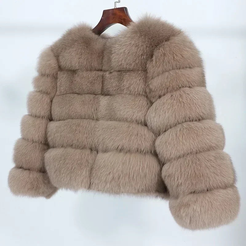 Extravagant & Opulent: Statement-Mantel aus luxuriösem Multi-Tone Fake Fur