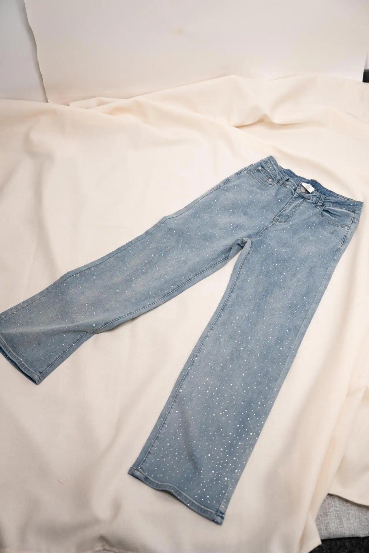 Jeans für Damen mit strahlenden kleinen Diamanten