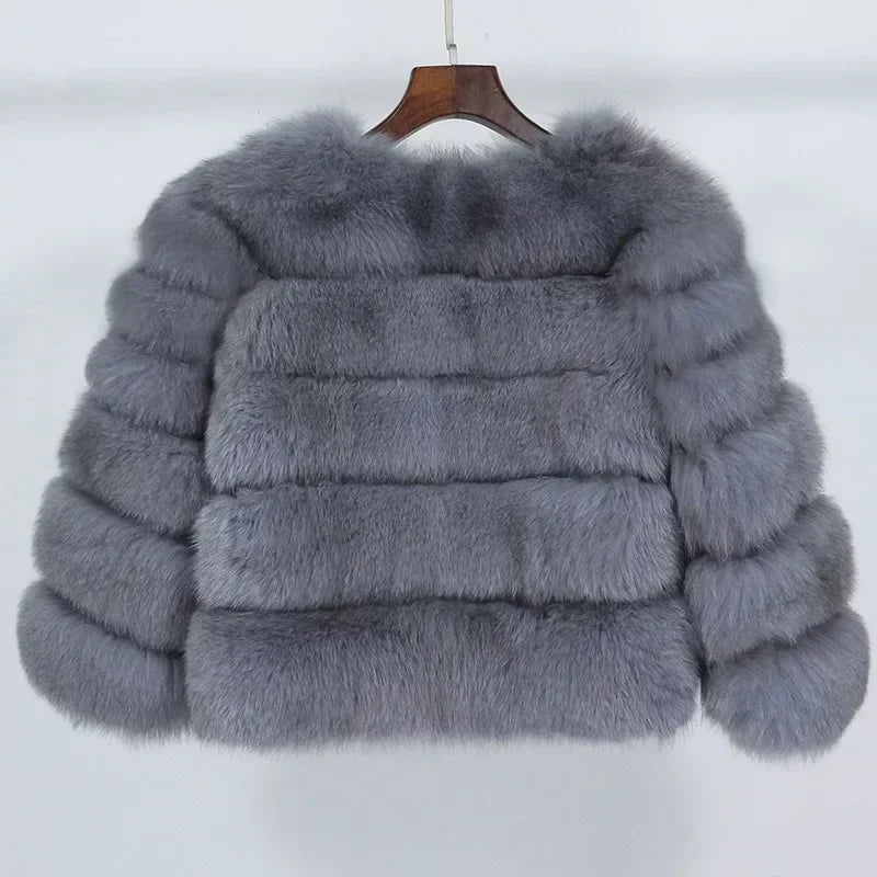 Extravagant & Opulent: Statement-Mantel aus luxuriösem Multi-Tone Fake Fur