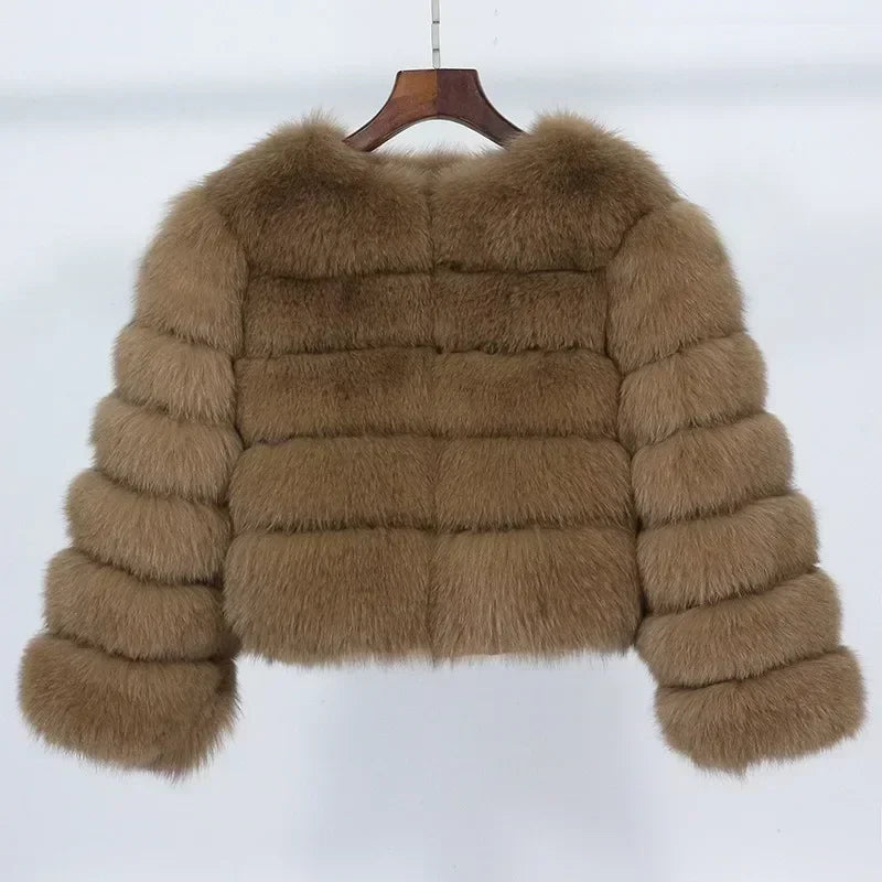 Extravagant & Opulent: Statement-Mantel aus luxuriösem Multi-Tone Fake Fur