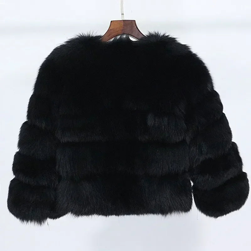 Extravagant & Opulent: Statement-Mantel aus luxuriösem Multi-Tone Fake Fur
